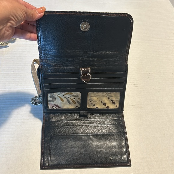 Brighton Black Brown Croc Embossed Leather Small Crossbody Organizer Wallet - Picture 4 of 11